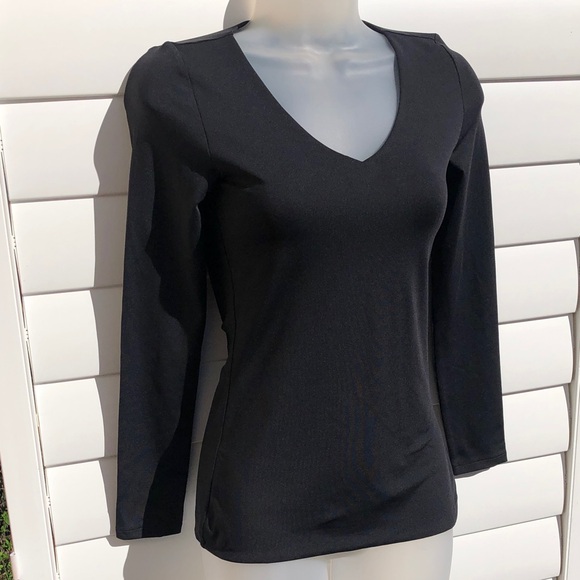 NWT Aritzia Contour Top in Black - Picture 2 of 9